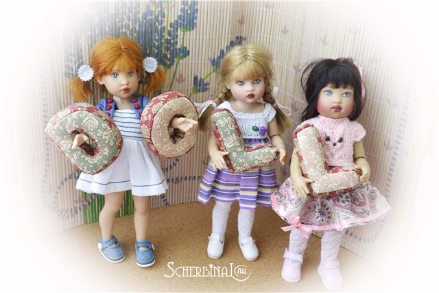 Куклы и подушки-буквы: о том, как гармонично вписать куклу в интерьер комнаты