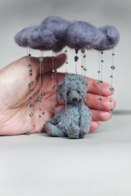 Миниатюрный мишка Дождик. Авторская игрушка ручной работы Татьяны Матляк (фото 3)