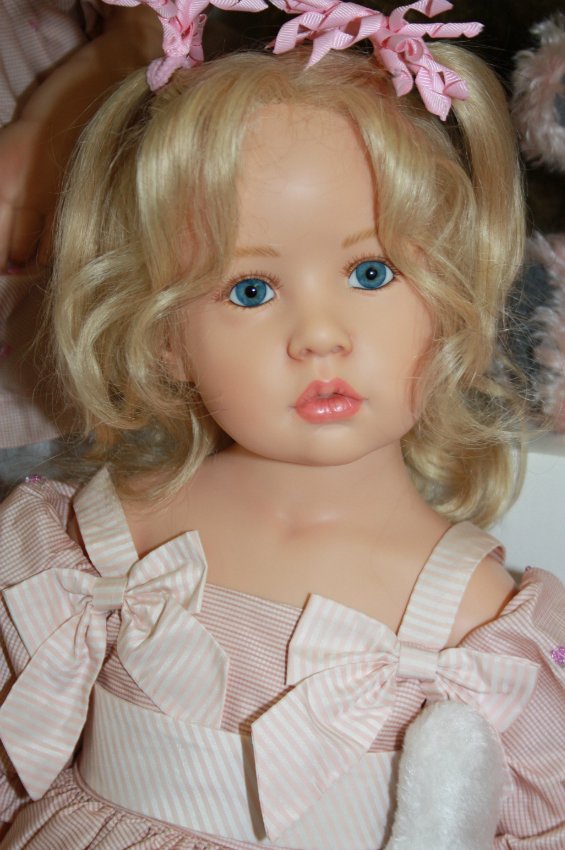 Мое посещение магазина Гюнзел. Выбор кукол из коллекции 2016 года. Заключительная часть - Бела (фото 4)