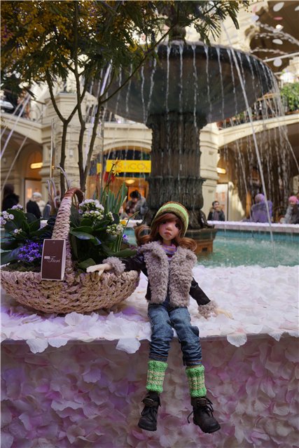 В семь часов у Никитских ворот, или, Анфиса. Tobi от Kaye Wiggs впервые в Москве