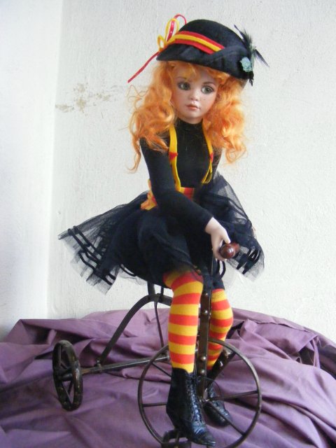 Фарфоровая кукла Zinnia автора Jan MClean, коллекция Flower Heart Collection