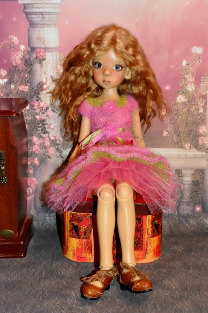 Весеннее настроение. Платья для кукол Kaye Wiggs