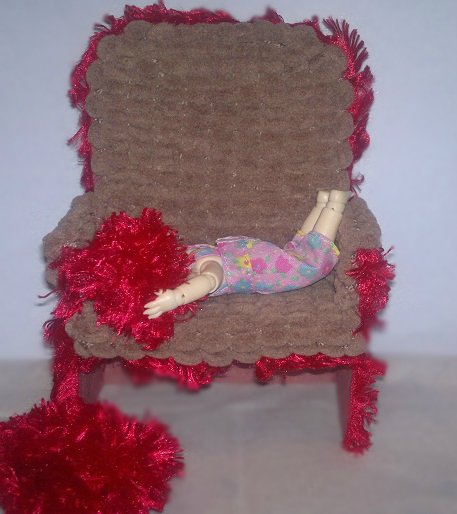 Диванчик для кукол — Мебель для кукол и домиков: фото (фото 3)