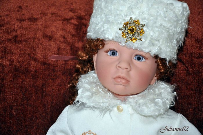 Middleton Doll: "Winter Splendor" из серии L'Innocence автор Ева Хеланд и кудряшка "С Днем Рождения, Тедди!"
