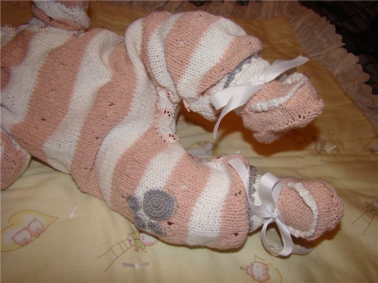 Вязалочки для Булочки. Peek-a-Boo от Ли Миддлтон