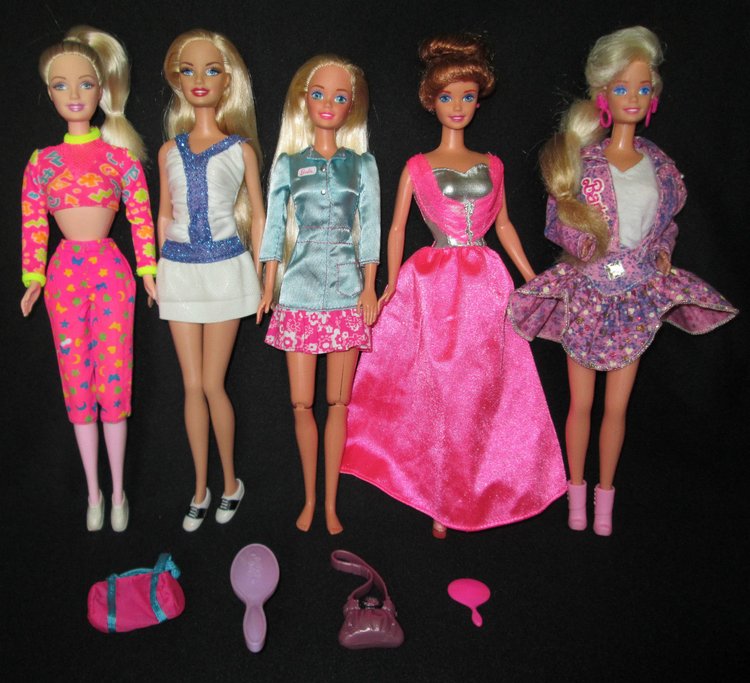 «Эффект насмотренности» или 200 фирменных кукольных нарядов | Бэйбики «Эффект насмотренности» или 200 фирменных кукольных нарядов (фото 2)