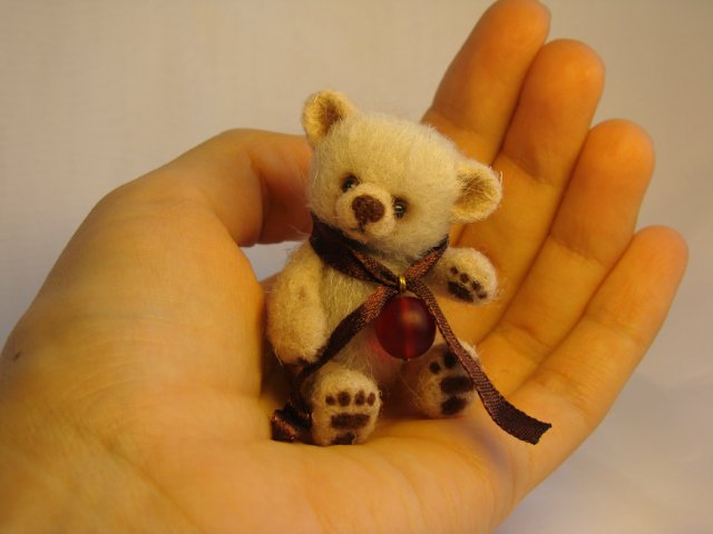 Мишка с клюковкой, авторская игрушка Ольги Чернухо (фото 8)