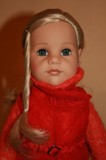 Поменяла местами глазки у кукол Готц