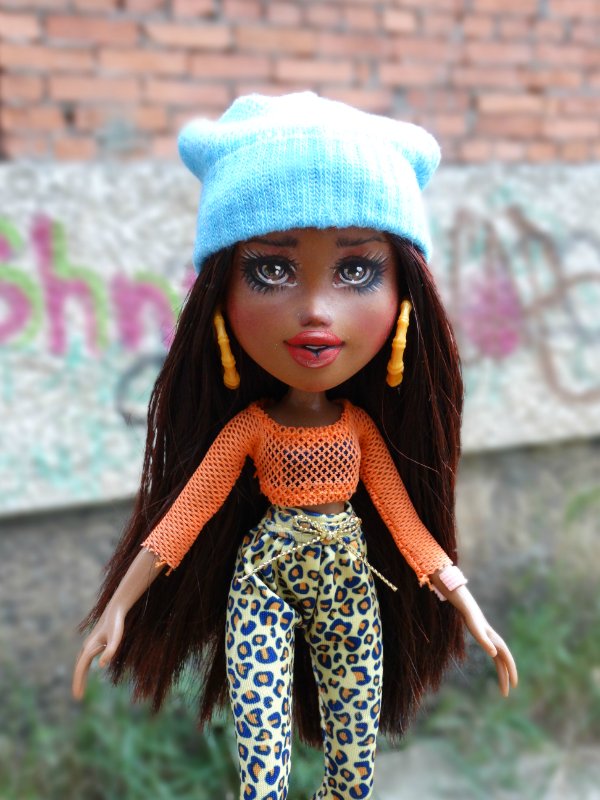 Мои девочки (перерисованные Братц 2015) вышли на улицу