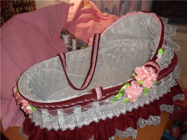 Кроватки для кукол цвета розовый