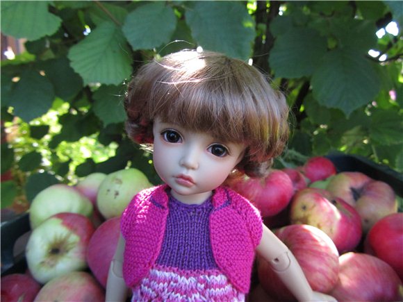 Новое вязаное платье нашего цветочка