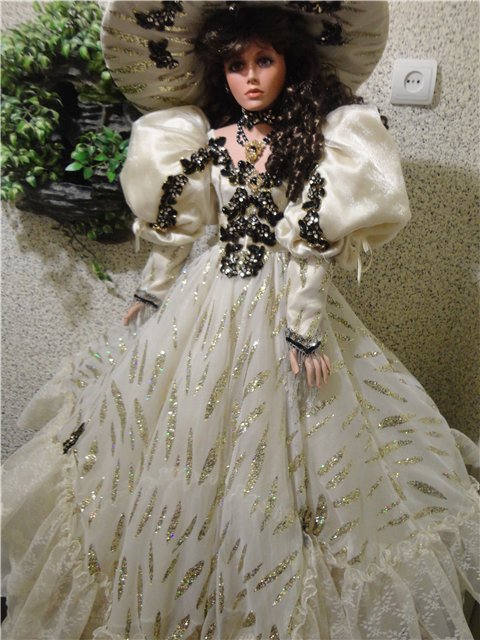 Я назвала ее Золотая Звезда. Фарфоровая кукла от Русти