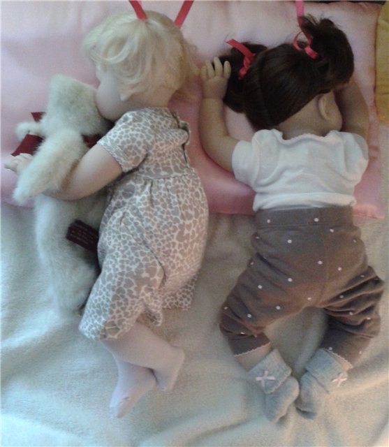 Как наши куклы скучают. Lee Middleton - Саванна, Реган