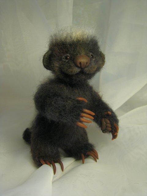 Чудной зверь - медоед. Авторская игрушка валянием Ольги Чернухо (фото 9)