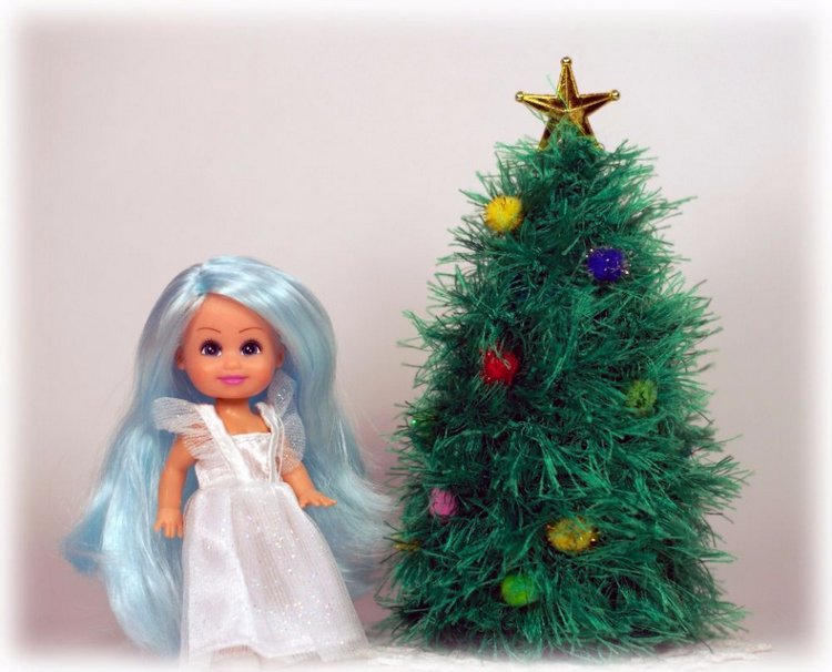 А у любопытной Дуськи на ёлке чуть зайца не увели (фото 9)