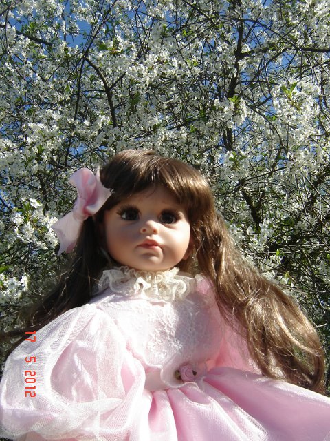 Две сестрицы Ллойда Миддлетона - настоящие принцессы