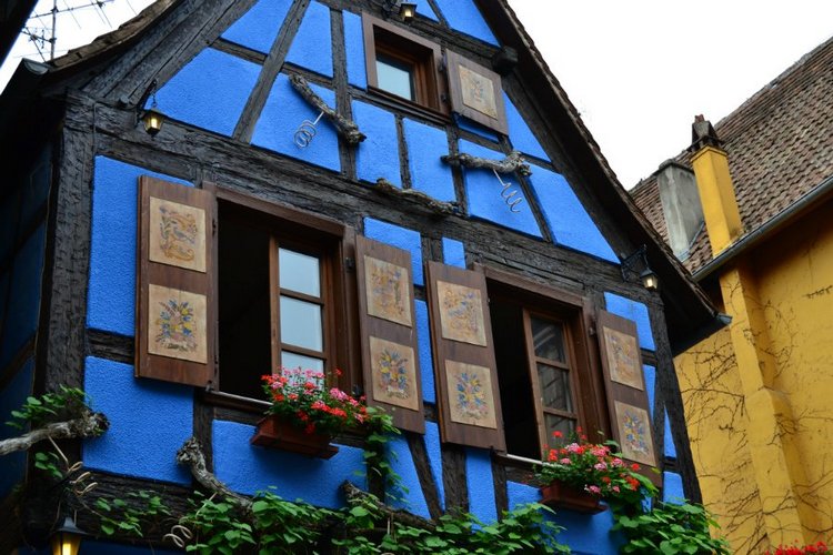 Очарование стринных французских городов