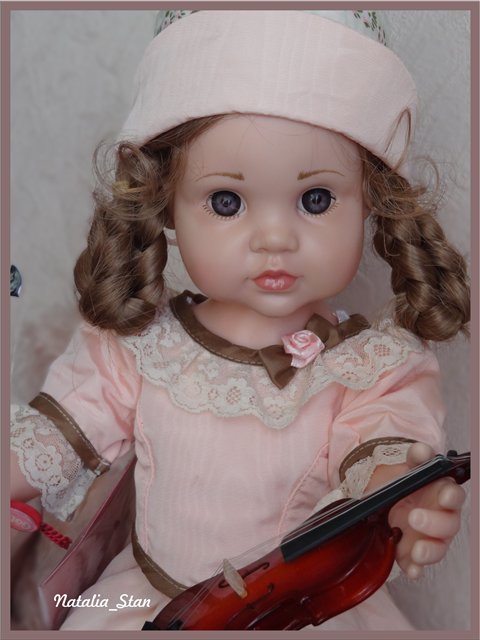 Маленькая скрипачка - девочка из Вены от Gotz