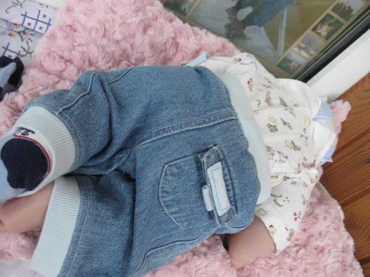 Сборы на прогулку маленькой Евочки (фото 7)