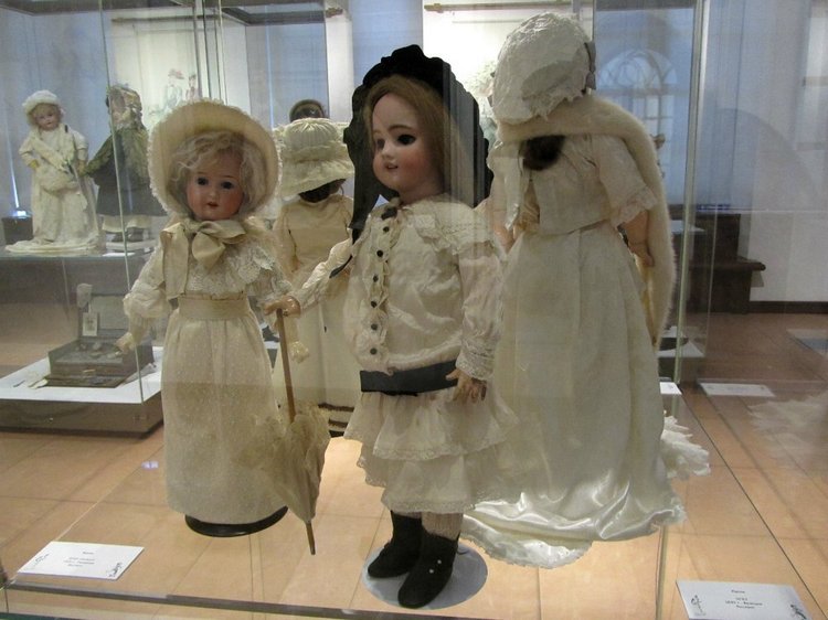 «Мода по-взрослому. Истории из кукольного гардероба» - выставка в Музее-заповеднике «Царицыно» - продолжение - 6-ой зал.