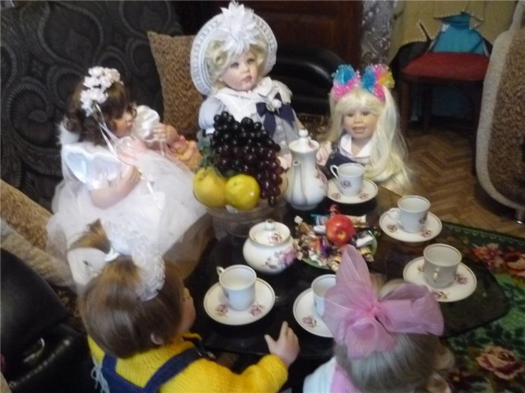 И снова, снова пополнение. Наш девичник разбавил мальчик