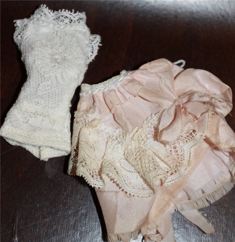 Наряд в винтажном стиле для куклы монстр Хай (фото 9)