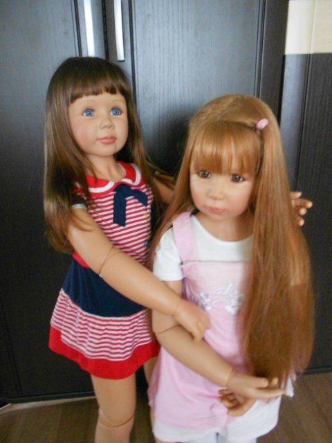 Во всех ты, милочка, паричках хороша