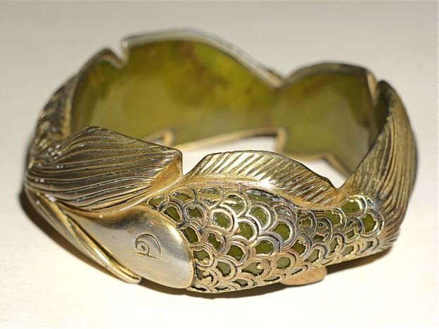 Славный пластик "бакелит"! У него отменный вид! Или возвращение бакелитового болванчика