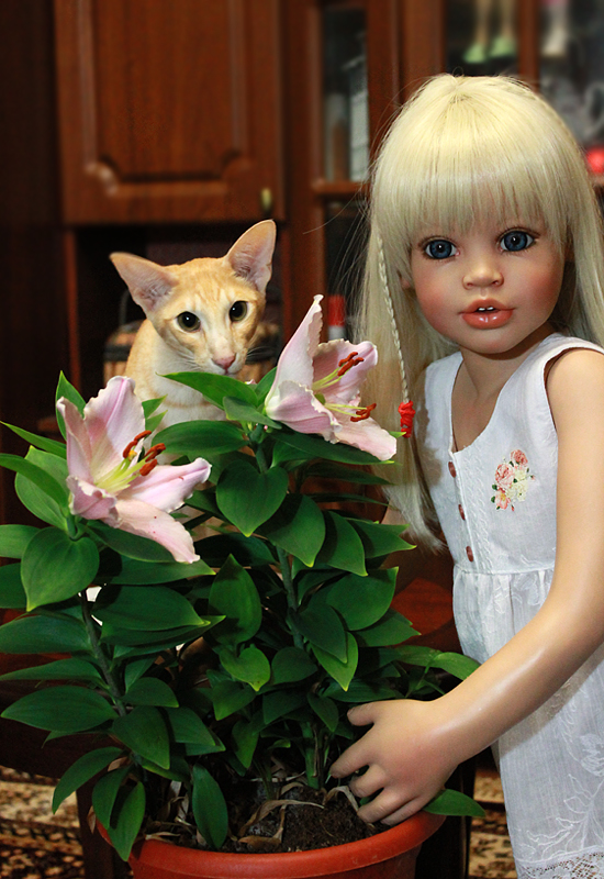 Портрет с лилиями — Куклы Susan Lippl (Сьюзан Липпл): MasterPiece (фото 9)