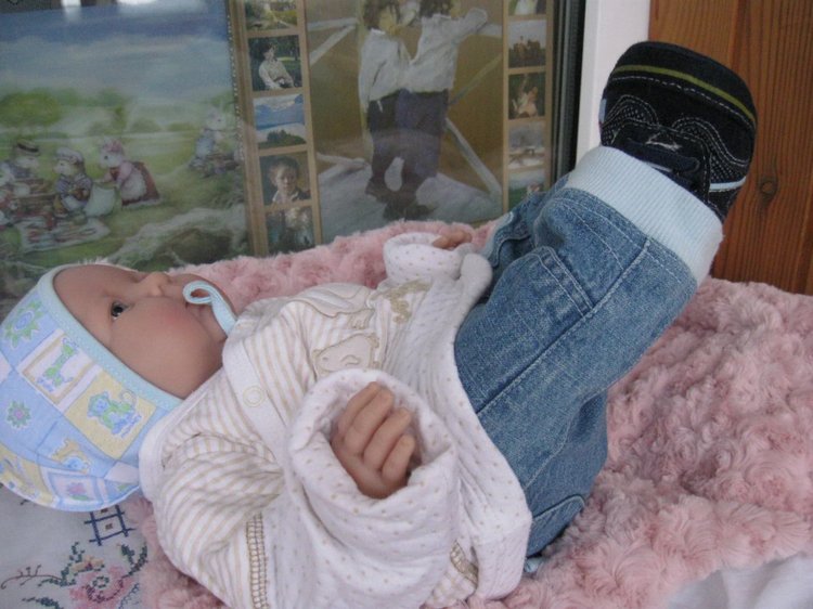 Сборы на прогулку маленькой Евочки (фото 2)