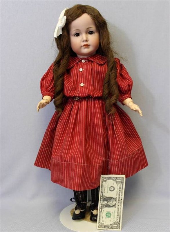 Я в своей жизни никогда не видела столько антикварных кукол. Фото