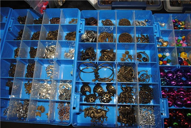 Выставка на Тишинке "Атмосфера творчества". Октябрь 2014. Бусинка к бусинке - получаются бусики! Кружево для антикварных