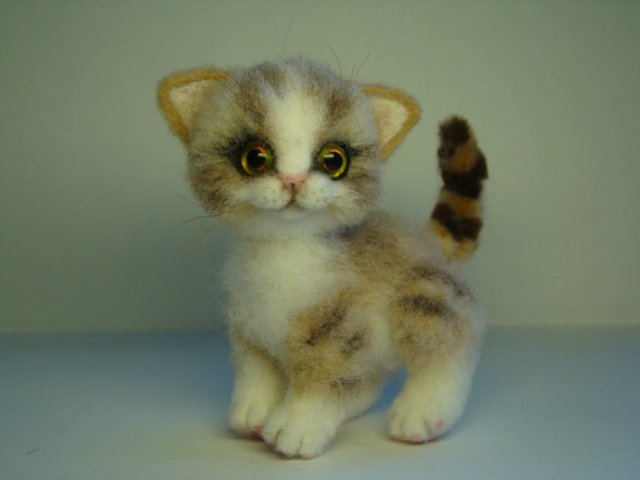 Котейка. Авторская игрушка сухим валянием Ольги Чернухо (фото 8)