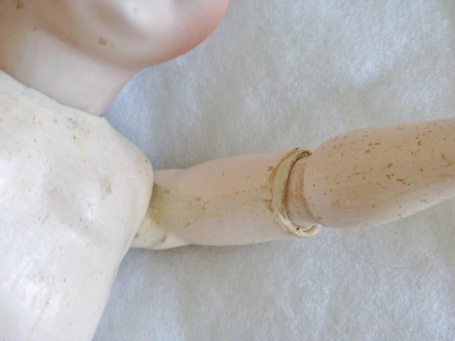 Задумчивая, скромная, тихая и строгая. Armand Marseille