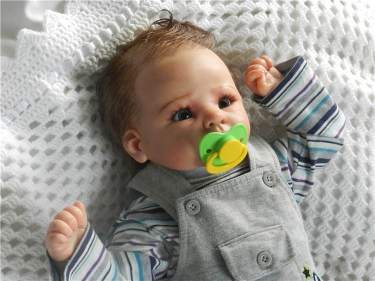 Андрюшенька серьезный мальчишка реборн (фото 6)