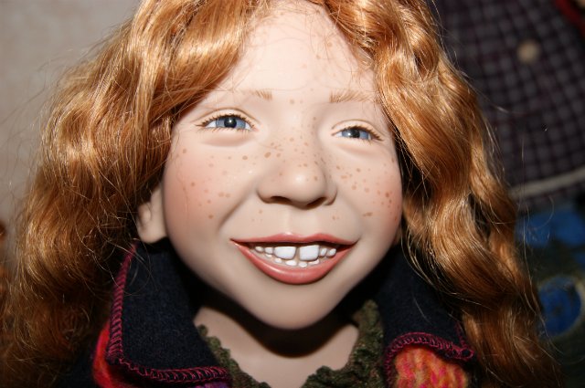 Кто стучится в дверь ко мне с толстой сумкой на ремне