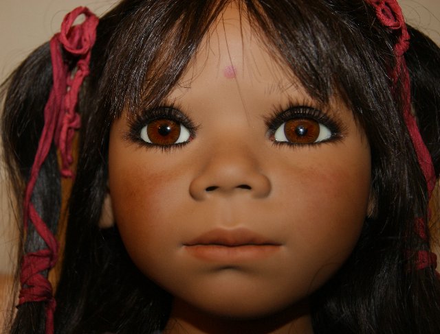 Kavita от Annette Himstedt - глаза смотрящие в душу