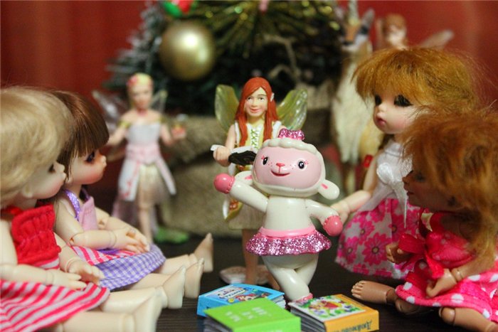 Новый Год к нам мчится! :)