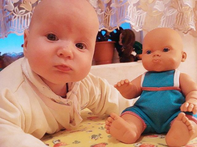 Куклы и дети: кто на кого похож