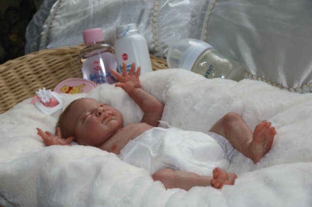 Спящая малышка Рози 2. Куколка реборн Виктории Вишни (фото 7)