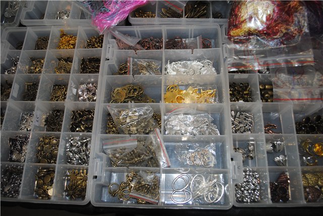 Выставка на Тишинке "Атмосфера творчества". Октябрь 2014. Бусинка к бусинке - получаются бусики! Кружево для антикварных