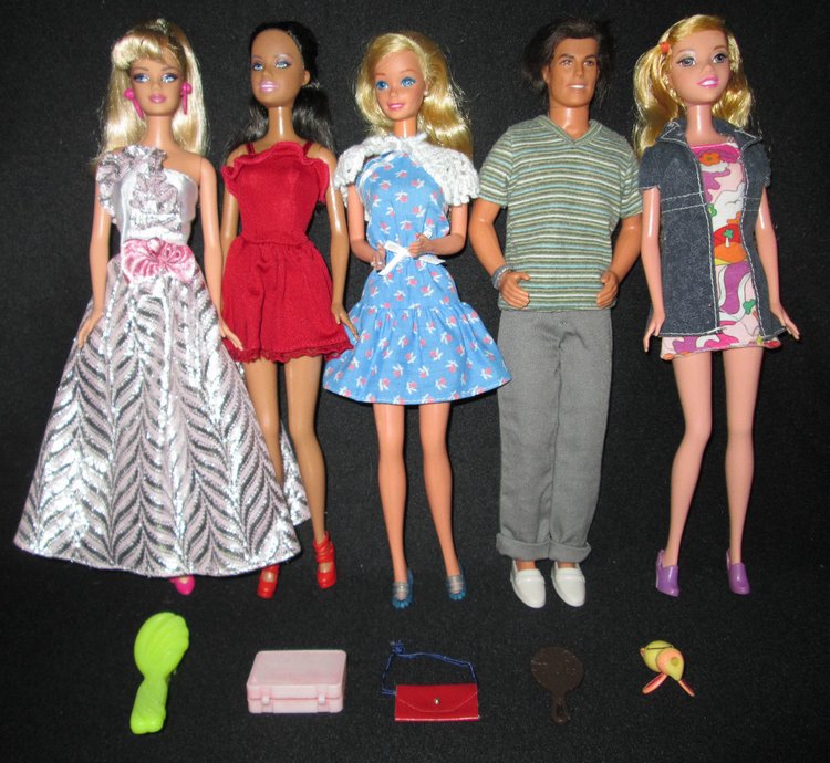 «Эффект насмотренности» или 200 фирменных кукольных нарядов | Бэйбики «Эффект насмотренности» или 200 фирменных кукольных нарядов