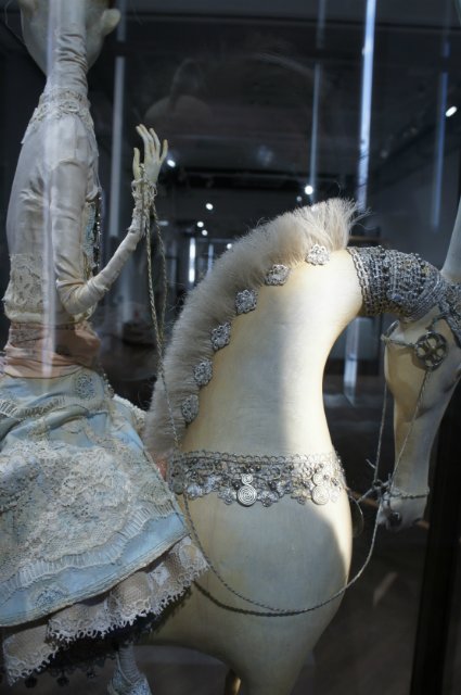 Выставка кукол по эскизам главного художника фильма "Монгол" - Даши Намдакова