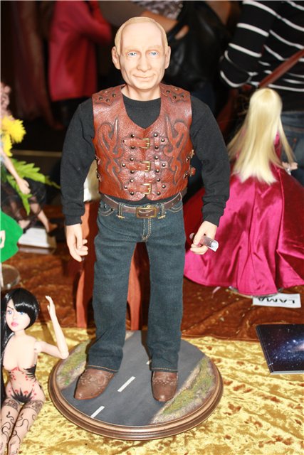 Дом, где бывают куклы. Выставка кукол на Тишинке 2012