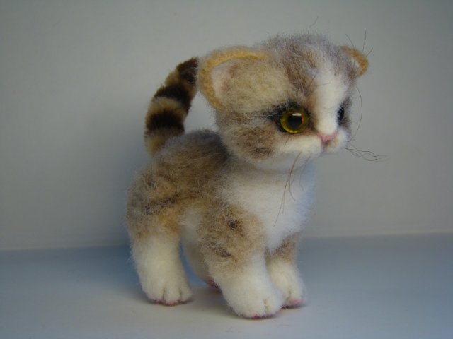 Котейка. Авторская игрушка сухим валянием Ольги Чернухо (фото 5)