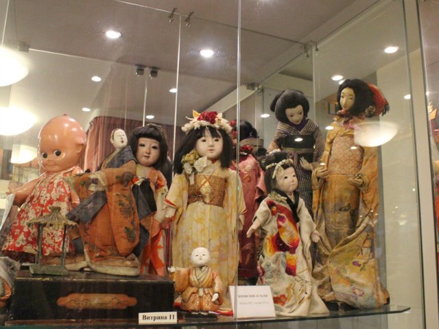 Прогулка по Музею уникальных кукол в Москве. Продолжение