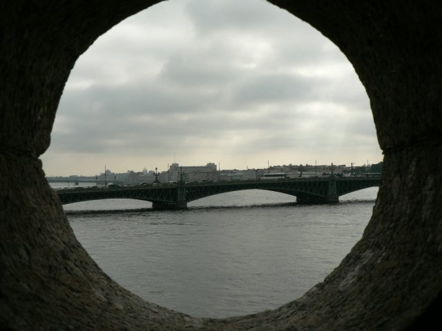 Тучи брызг моря.... Петергоф