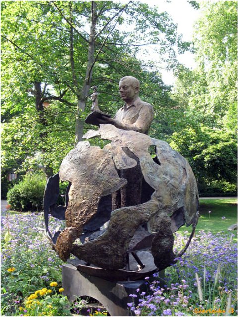 "...тот, кто любит, всегда отличит свою розу...даже с закрытыми глазами..." Последний полет