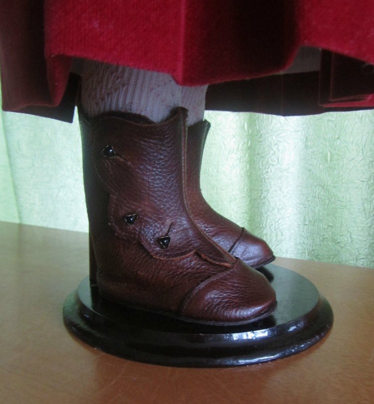 Фарфоровая кукла Ева - "реверанс позапрошлому веку"