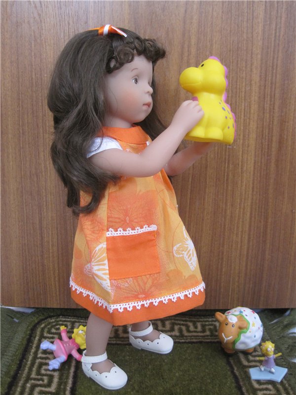 Куколки с рисованными глазками – Элли (Элен от Звернадзе) и Тата (Кати Круз)